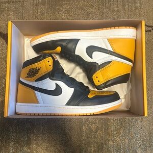 Nike Air Jordan 1 Taxi | Retro High OG Men’s 7 | 7Y | Women’s 8.5